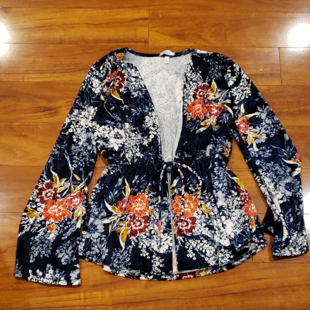 Nwot Persaya shirt.